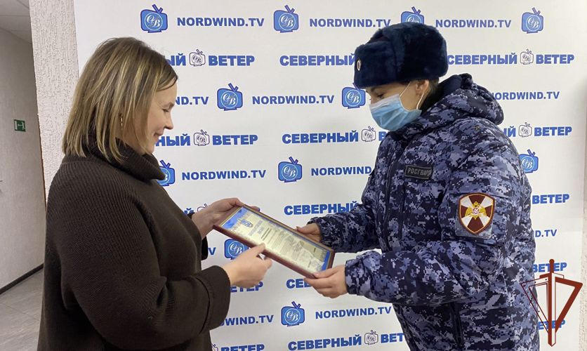 Росгвардия поздравила со Всемирным Днем радио руководителей ведущих радиокомпаний на Ямале